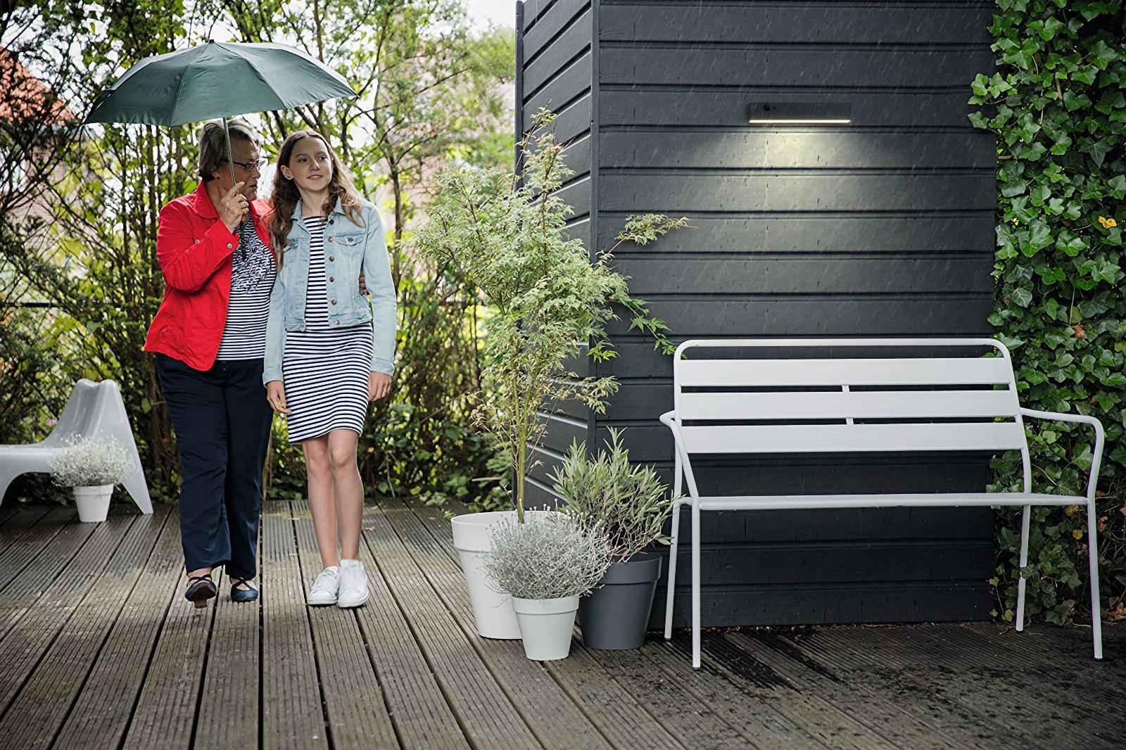 Solar Wall Light – 1000 Lumens - Image 4