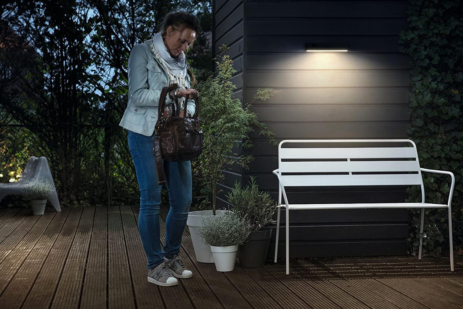 Solar Wall Light – 1000 Lumens - Image 9