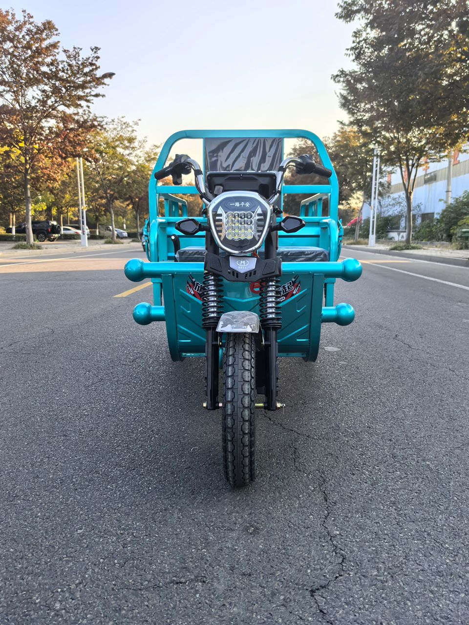 Electric Loader - Image 5