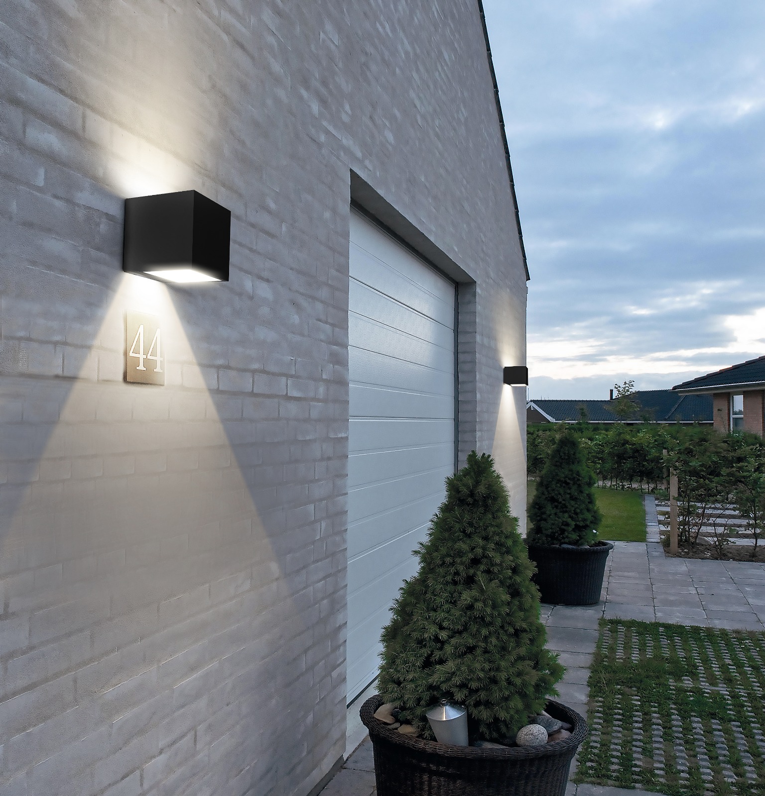 SWL-32 Double Ray Solar wall light