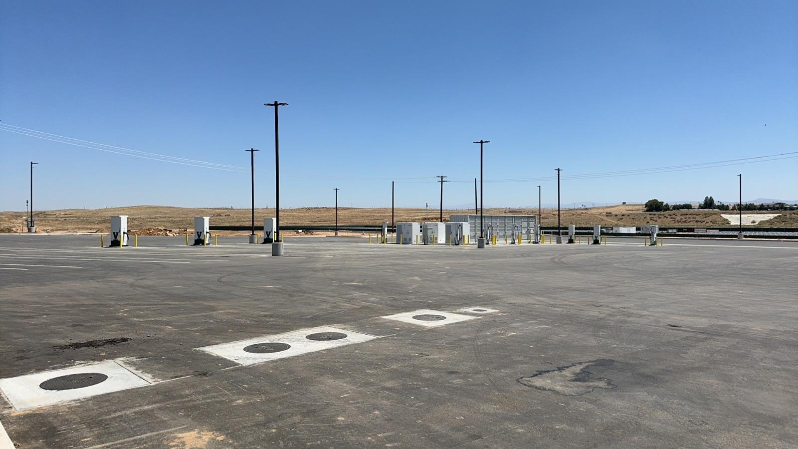 6.09M Square Street Light Pole - Image 4